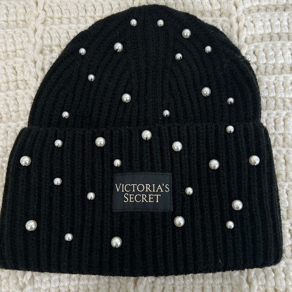 Victoria's Secret Accessories - Victoria’s Secret – black beanie – classy feminine pearl accents – winter hat OS